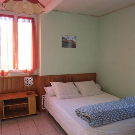 Appartement Rdc Maison De Village Savignac-les-Ormeaux Εξωτερικό φωτογραφία