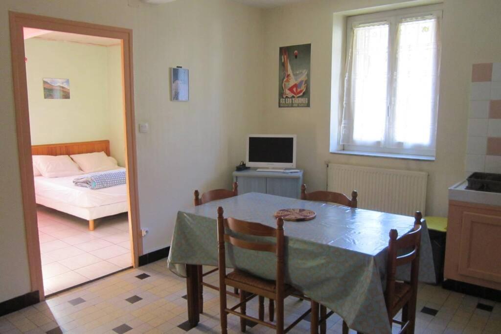 Appartement Rdc Maison De Village Savignac-les-Ormeaux Εξωτερικό φωτογραφία